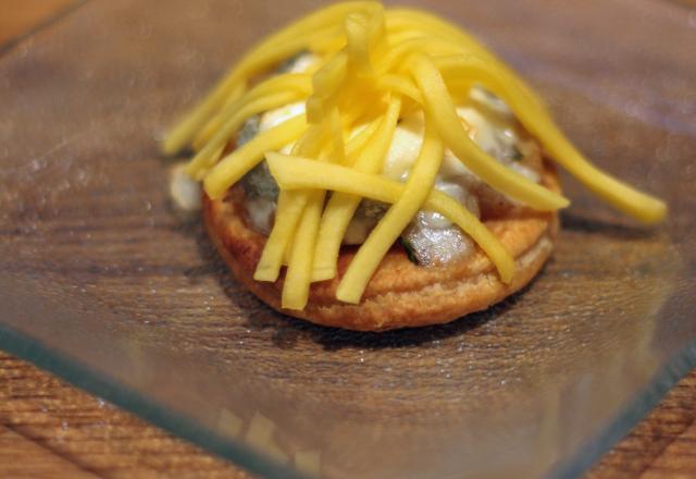 Tartelettes au chutney pommes-oignon-cannelle et à la moutarde AMORA