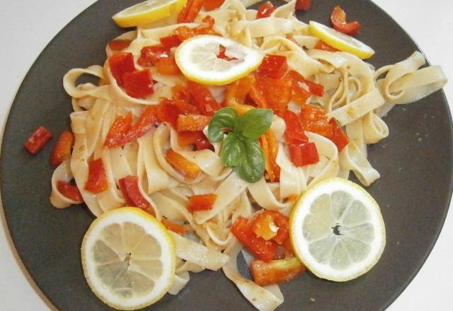 Tagliatelles aux poivrons et tapenade