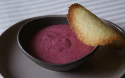 Mousse aux mûres à la liqueur de cassis ou mûres