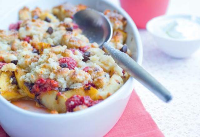 Crumble pomme framboise et chocolat