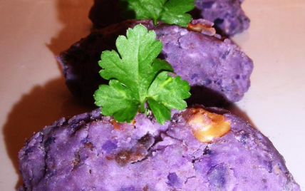 Quenelles maison de vitelotte au chèvre frais et aux noix