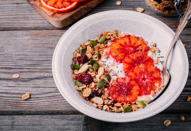 Granola maison au yaourt et oranges sanguines