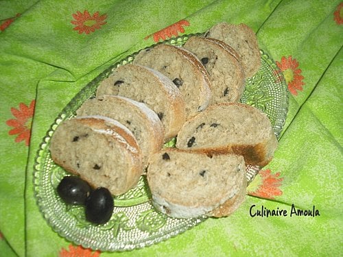 Pain aux olives à la farine complète