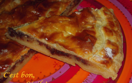 Galette frangipane, fleur d'oranger, pépites de chocolat