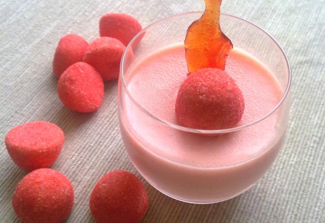 Panna cotta aux bonbons fraises