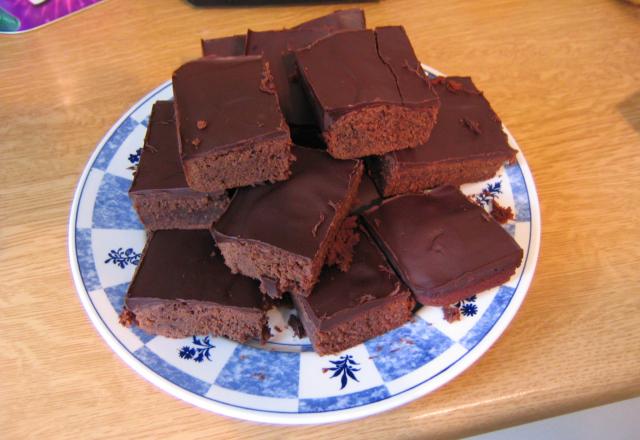 Gâteau gourmand au chocolat comme un Brownie 