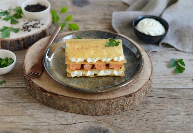 Millefeuille croustillant de saumon MOWI Traiteur Fumé 3 poivres et baie de Sichuan au fromage frais