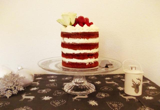 Red velvet naked cake aux framboises