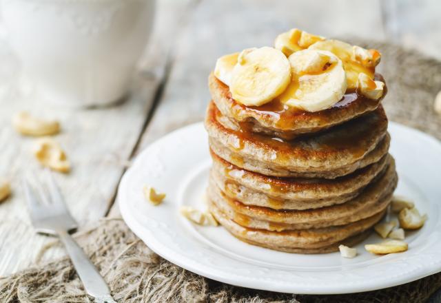 Cyril Lignac partage sa délicieuse recette de pancakes banane sauce caramel