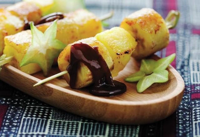 Ethnique : brochettes ananas-banane rôties aux épices