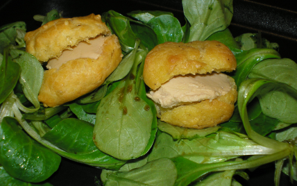 Petits choux au foie gras