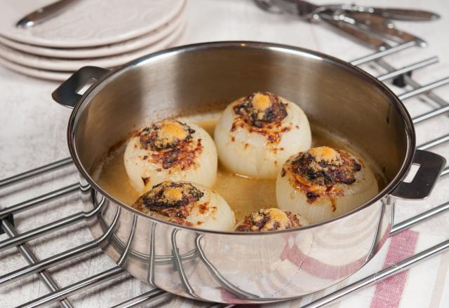 Oignons des Cévennes farcis au veau, épinards et parmesan