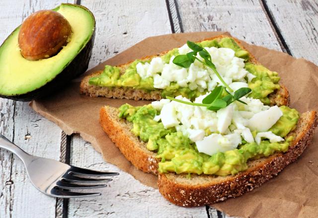 Tartines à l'avocat et à l'œuf