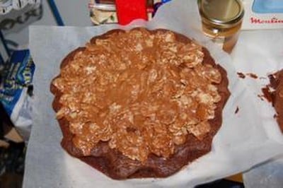 Gateau au chocolat et son nappage corn flakes et mars