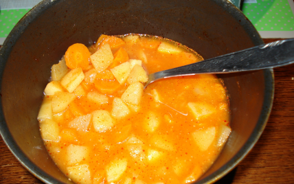 Pommes de terre et ses carottes fondantes