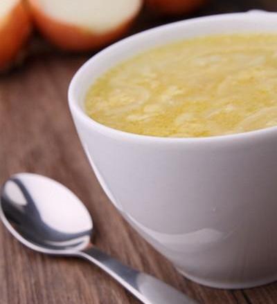 Soupe à l'oignon au Saint Albray et ses croutons