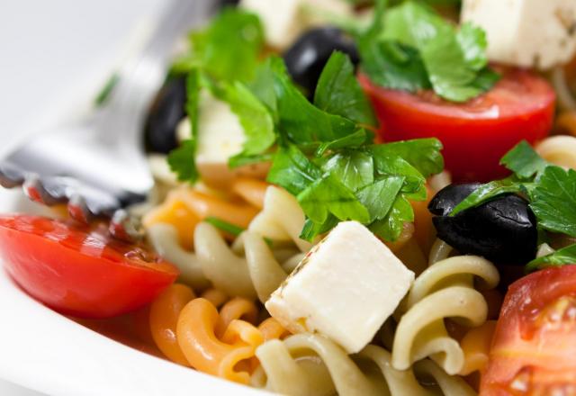 Salade de pâtes tricolores, tomates, et Caprice des Dieux