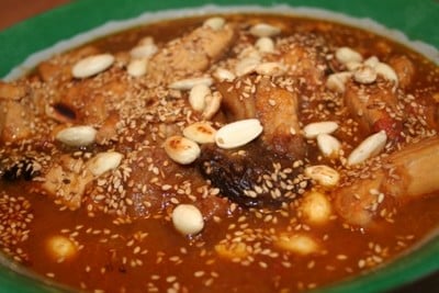 Tajine de poulet aux abricots, pruneaux et amandes maison