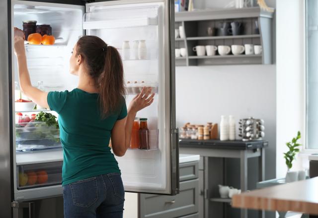 Est-ce que mettre un plat encore chaud au réfrigérateur est vraiment une mauvaise idée ?