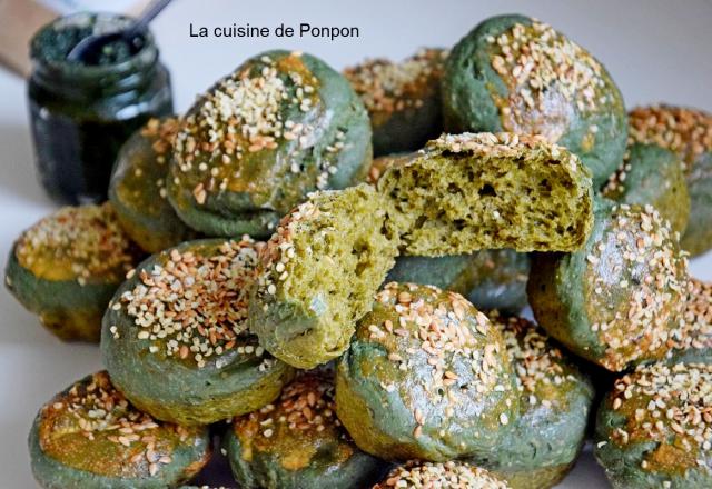 Petits pains au pesto de pissenlit et spiruline