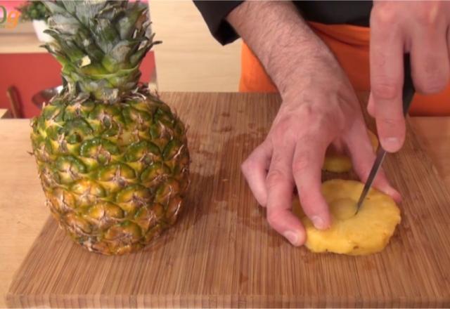 Comment découper un ananas en piston ?