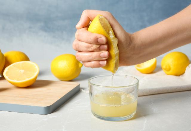 4 astuces super efficaces pour retirer le maximum de jus d’un citron