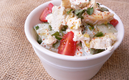 Salade de concombre, chèvre et menthe