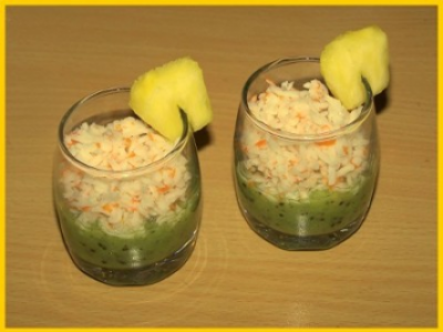 Verrines de kiwi, surimi et ananas