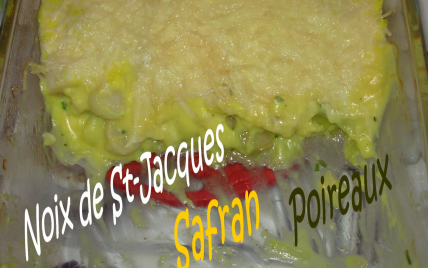 Gratin safrané et crémeux aux poireaux et Saint-Jacques