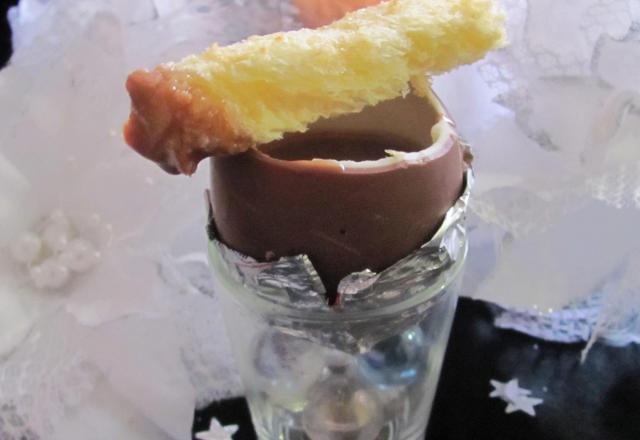 Kinder coque à la crème de Nutella et ses mouillettes de brioche grillées au miel