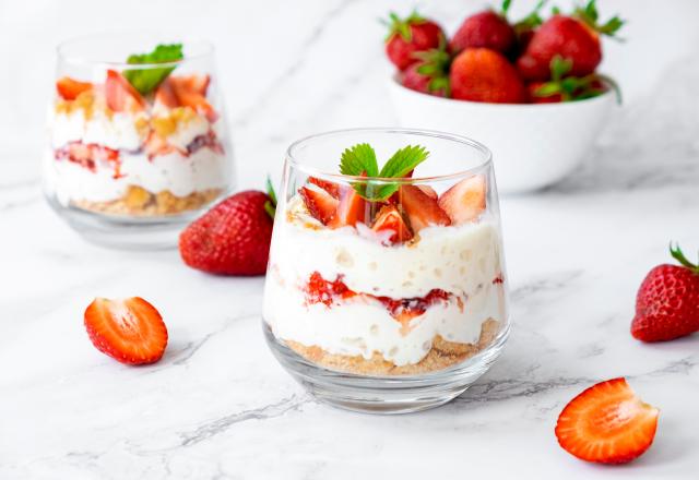 Tiramisu citron et fraises : voici la recette de ce délice d’été de Cyril Lignac dans Tous en cuisine