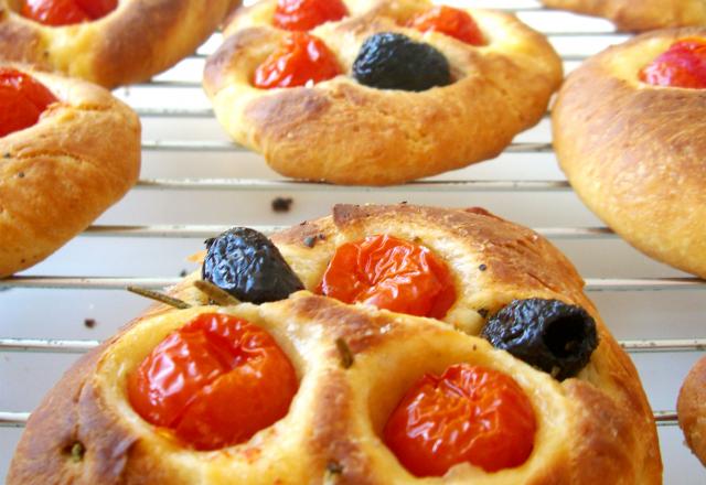 Mini pizza aux tomates cerises