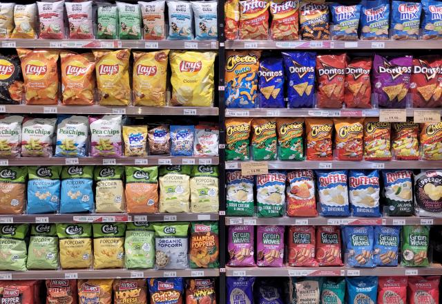 Comment bien choisir ses chips en supermarché ? Des expertes révèlent leurs conseils