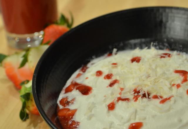 Minestrone de fraises et écume de coco