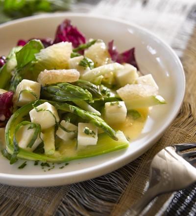 Fraîcheur d'asperges à la tomme de Savoie