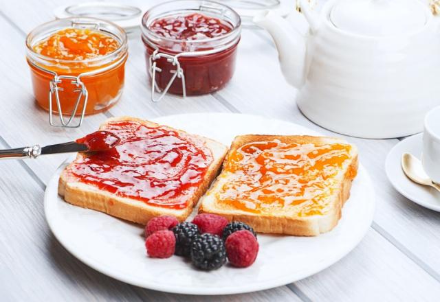 Beurre, confiture, miel, oléagineux ou pâte à tartiner : que faut-il mettre sur mes tartines au petit-déjeuner ?