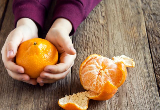 On parie que vous ne savez pas manger une orange correctement !