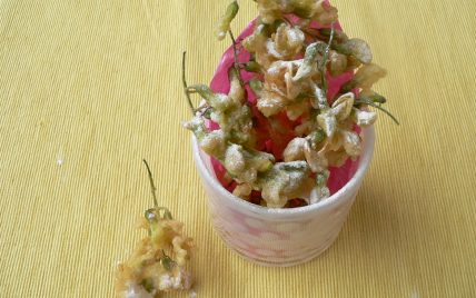 Tempura de fleurs d'acacia