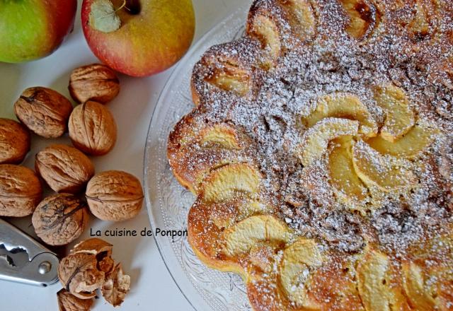 Gâteau aux pommes et noix parfumé au pain de singe...