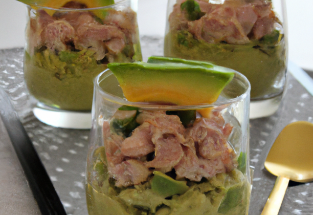 Verrine de mousse thon et d'avocat au fromage frais