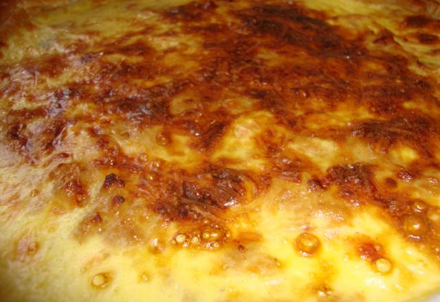 Quiche gratinée au saumon et crème fraîche