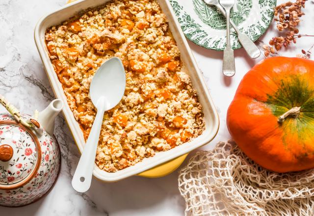 Cyril Lignac a une recette parfaite pour l’automne : un crumble salé au potimarron !