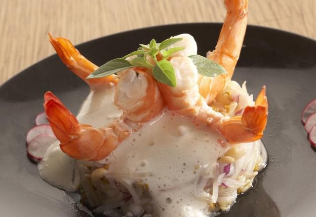 Timbale de pousses de soja et gambas, espuma de Mayonnaise au gingembre