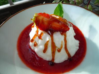 Île flottante aux fraises et vinaigre balsamique