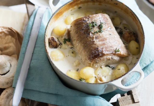 Rôti de porc cuit au lait et petites pommes de terre nouvelles