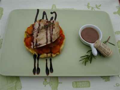 Faisan roti et farci aux herbes, tatin carotte echalote, réduction de beaujolais