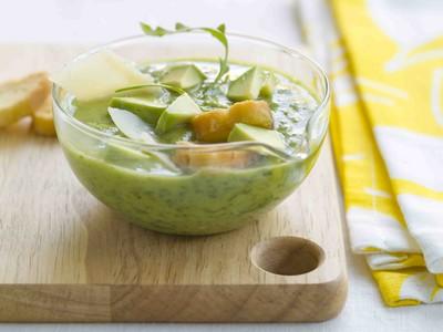 Velouté glacé d'avocat roquette et parmesan