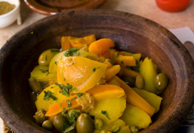 Tajine de poulet aux pommes de terre et olives vertes