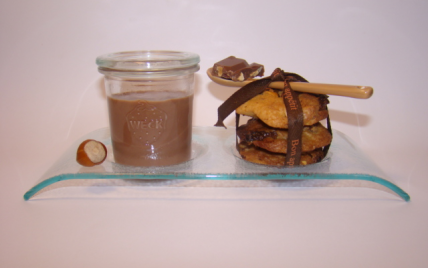 Petit pot de crème au Nutella et cookies aux éclats de crunch et noisettes