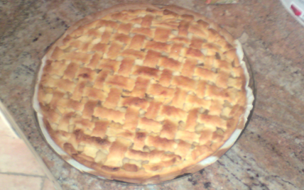 Tarte aux pommes avec confiture et croisillons de pâte